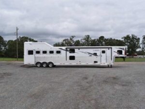 2021 Lakota BigHorn 8519TBB 5 Horse Trailer with 19′ Short Wall