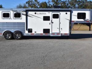 2022 Lakota Charger LQ 2 Horse Trailer with 9′ Short Wall