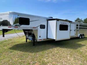 2024 Lakota Charger LE81413SR Stock Trailer with 13′ Short Wall